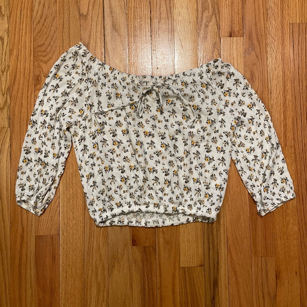 Free Kisses Floral Crop Top